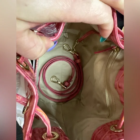 **SOLD**Brahmin NWT-Melinda Bucket Crossbody Coral Snapdragon - Picture 8 of 10